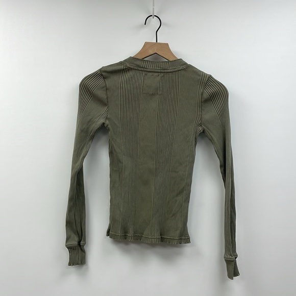 Aerie Road Trip '90s Ribbed Knit Long Sleeve Henley T-Shirt Olive Green XS - Picture 7 of 9